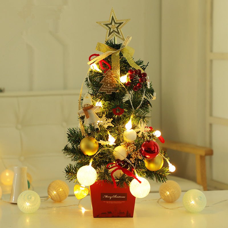 Golden Red Christmas Tree Package – Mini Holiday Display ✨